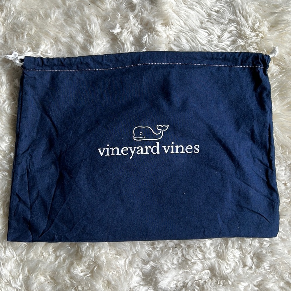 New - Vinyard Vines Dust bag